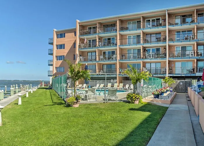 Waterfront + Pool! Ocean 1 Mi To *