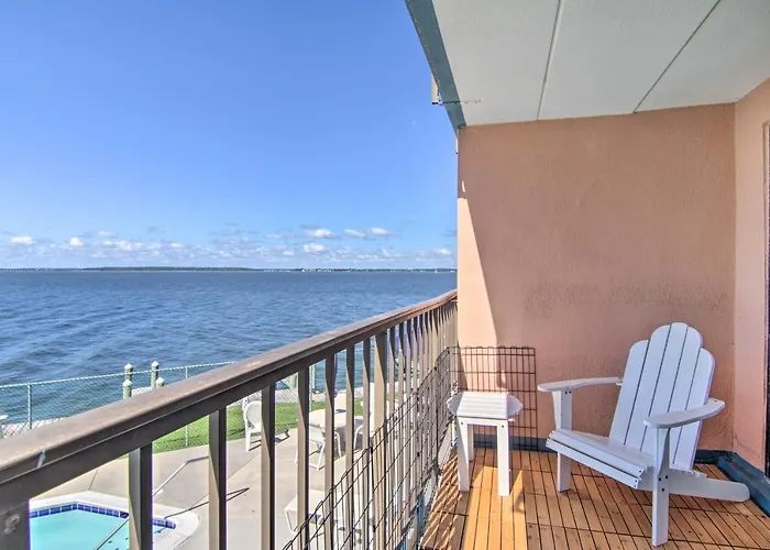 Waterfront + Pool! Ocean 1 Mi To *