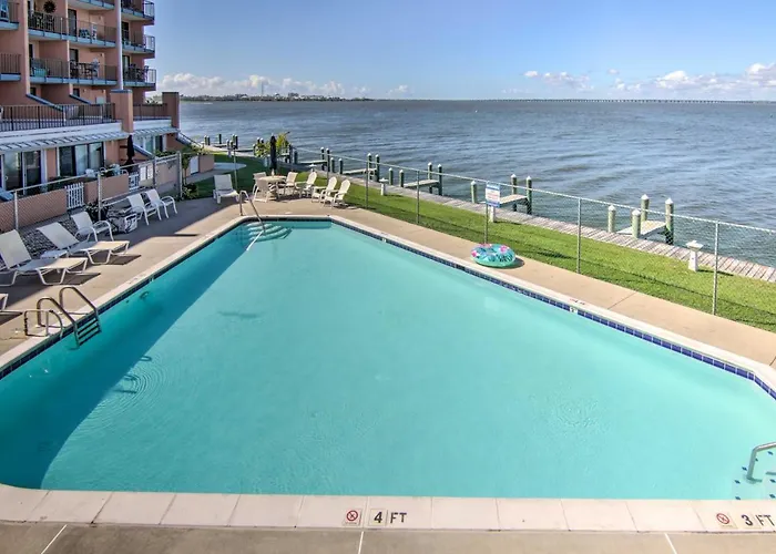 Waterfront + Pool! Ocean 1 Mi To *
